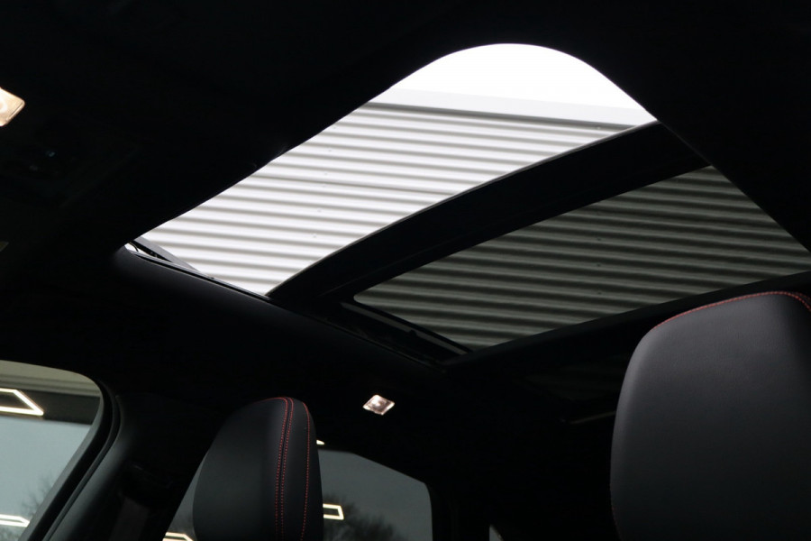 Ford Kuga 2.5 PHEV ST-Line 225 Pk / Panoramadak, Climate / Cruise / Camera / B&O / Trekhaak / 19".