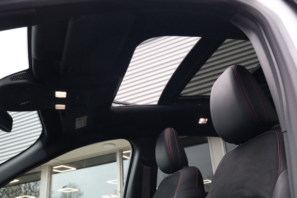 Ford Kuga 2.5 PHEV ST-Line 225 Pk / Panoramadak, Climate / Cruise / Camera / B&O / Trekhaak / 19".