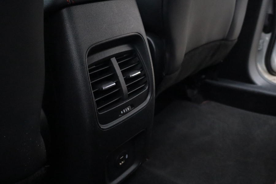 Ford Kuga 2.5 PHEV ST-Line 225 Pk / Panoramadak, Climate / Cruise / Camera / B&O / Trekhaak / 19".