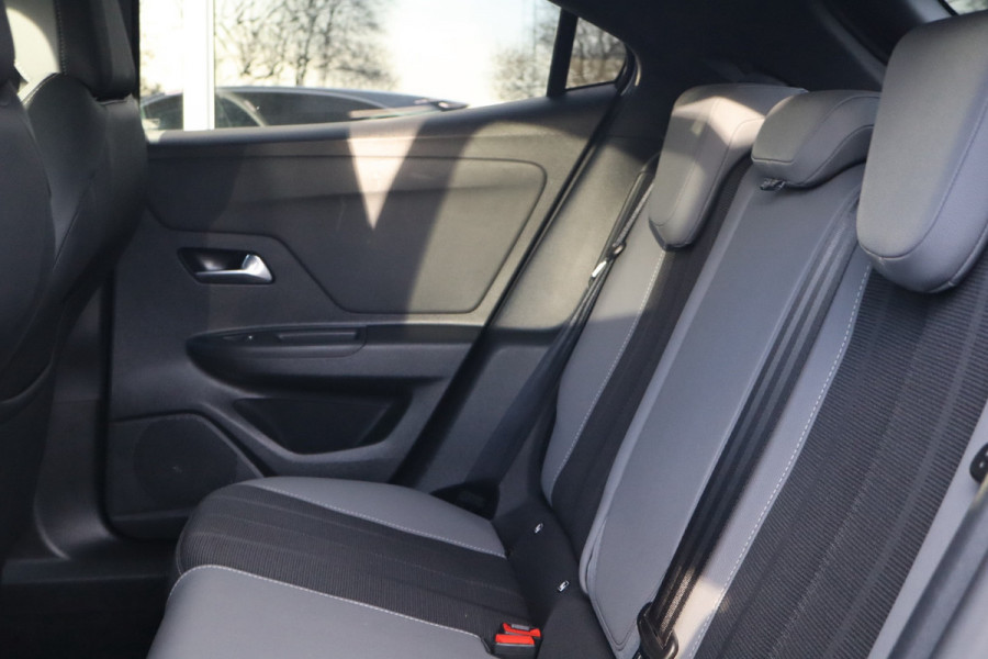 Opel Mokka 1.2 Turbo Automaat Elegance Navigatie Climate control Cruise control 17".