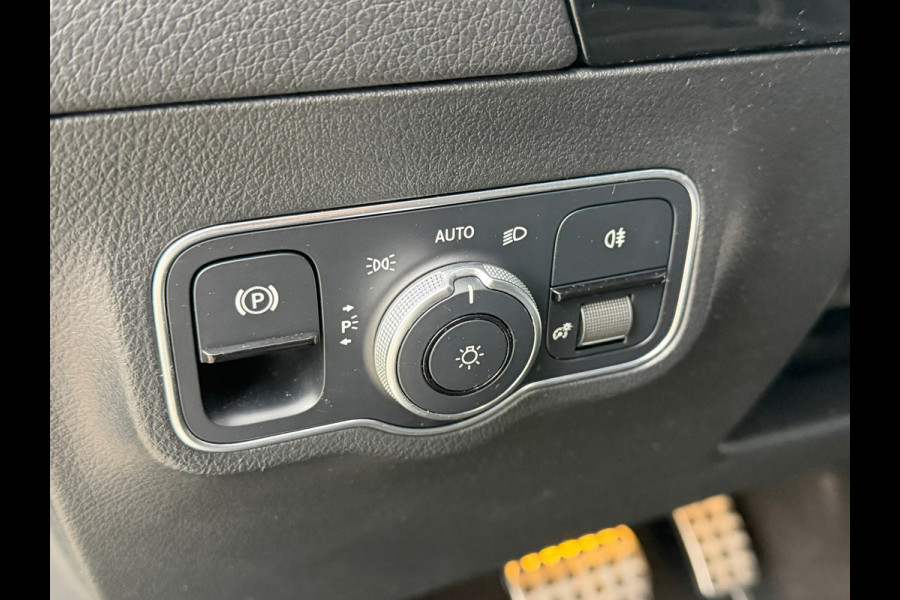 Mercedes-Benz B-Klasse 250 e 218 Pk Business Solution AMG Limited / Nav / Cruise / Sfeerverlichting / 18".