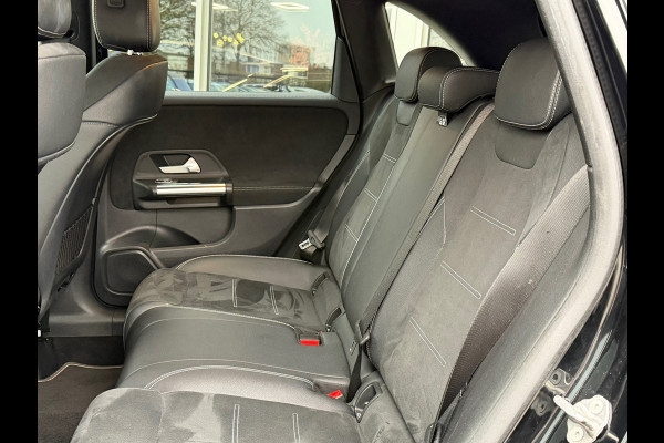 Mercedes-Benz B-Klasse 250 e 218 Pk Business Solution AMG Limited / Nav / Cruise / Sfeerverlichting / 18".