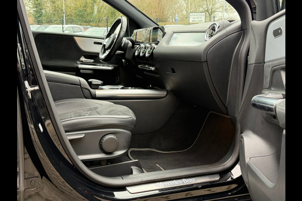 Mercedes-Benz B-Klasse 250 e 218 Pk Business Solution AMG Limited / Nav / Cruise / Sfeerverlichting / 18".