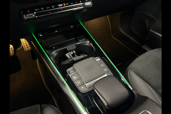 Mercedes-Benz B-Klasse 250 e 218 Pk Business Solution AMG Limited / Nav / Cruise / Sfeerverlichting / 18".