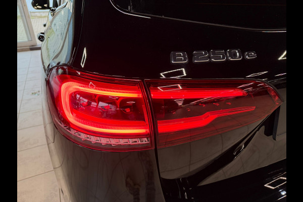 Mercedes-Benz B-Klasse 250 e 218 Pk Business Solution AMG Limited / Nav / Cruise / Sfeerverlichting / 18".
