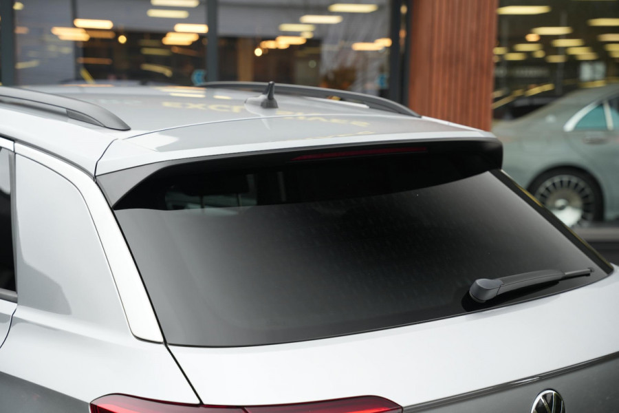 Volkswagen T-Roc 1.0 TSI Life Adaptive Cruise Virtual Dashb. Camera PDC Airco Trekhaak