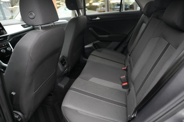 Volkswagen T-Roc 1.0 TSI Life Adaptive Cruise Virtual Dashb. Camera PDC Airco Trekhaak