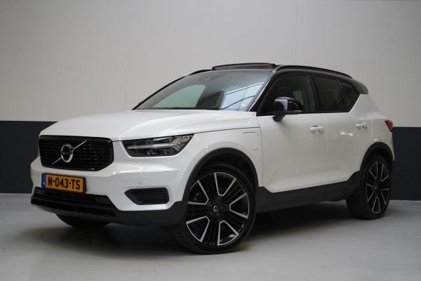 Volvo XC40 1.5 T4 Recharge R-Design | SoH 95% | Leder | Panoramadak | Trekhaak | Camera | Lm velgen