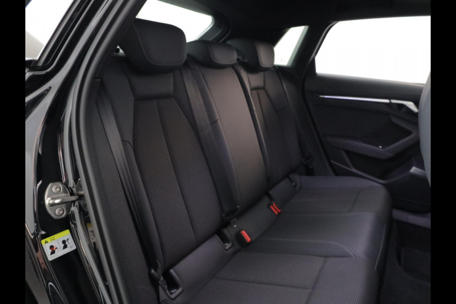Audi A3 Sportback 35 TFSI S edition 150 pk S-tronic | Verlengde garantie | Navigatie | Panoramadak | Parkeersensoren (Park assist) | B&O Soundsystem | S-Line |