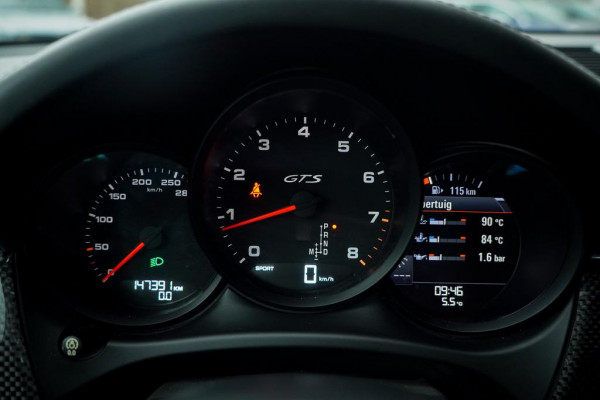 Porsche Macan 3.0 GTS / Pano / Luchtvering / Trekhaak / Sportstoelen / Carplay