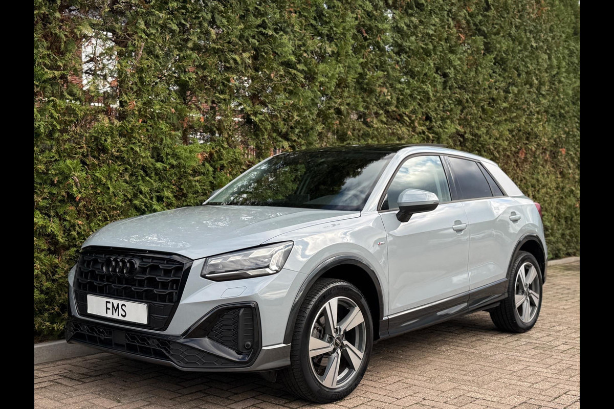 Audi Q2 35 TFSI 2x S-Line CarPlay Camera LED