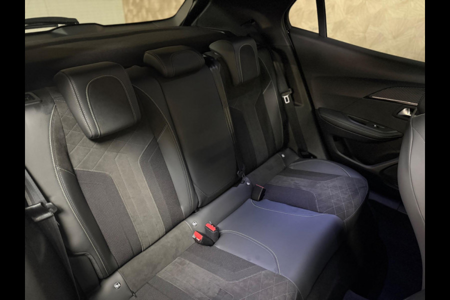 Peugeot 2008 1.2 PureTech GT Pack | Pano | BTW | ACC | Sfeerverlichting | Keyless | Stoelverwarming