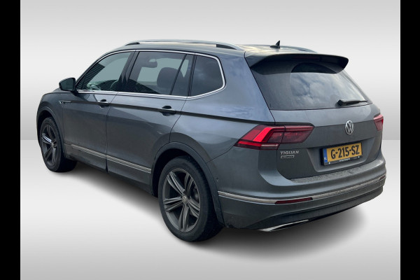 Volkswagen Tiguan Allspace 1.5 TSI Highline Business R 7p. / NL Auto! / 1e Eign. / Panoramadak / Camera / Keyless / 19'' / CarPlay / Stoelverwarming / DAB / ACC