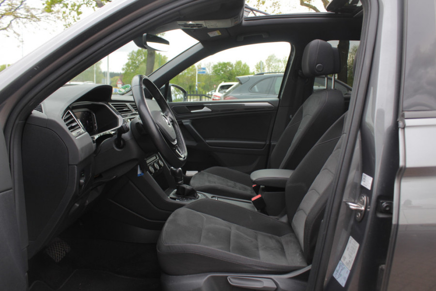 Volkswagen Tiguan Allspace 1.5 TSI Highline Business R 7p. / NL Auto! / 1e Eign. / Panoramadak / Camera / Keyless / 19'' / CarPlay / Stoelverwarming / DAB / ACC