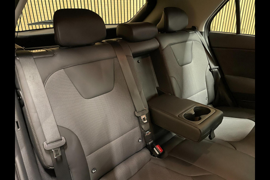 Kia Niro EV DynamicLine 64.8 kWh|99% SOH|NIEUW MODEL|DIGITAL COCKPIT|ACC|APPLE CARPLAY|CAMERA|1/2 LEDER|CLIMATE+CRUISE CONTROL|NAP