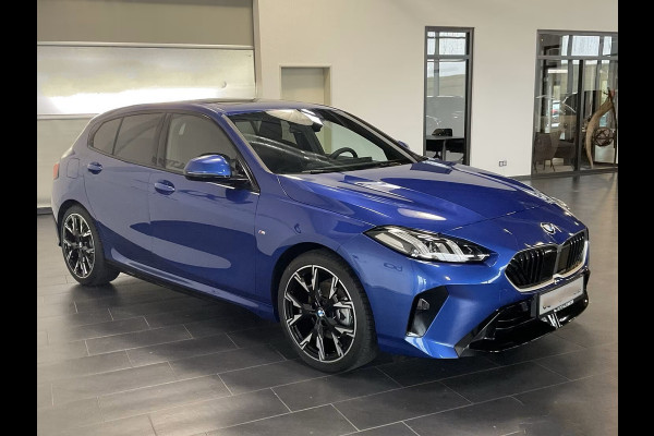 BMW 1-serie 120 M-SPORT ** LED, NAVI+, PANORAMA, 19-inch LMV, ACC, M-ONDERST, EL. A-KLEP ** 1e EIG - Ex BMW-AG ** ** INFORMEER OOK NAAR ONZE AANTREKKELIJKE FINANCIAL-LEASE TARIEVEN **