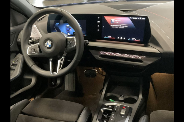 BMW 1-serie 120 M-SPORT ** LED, NAVI+, PANORAMA, 19-inch LMV, ACC, M-ONDERST, EL. A-KLEP ** 1e EIG - Ex BMW-AG ** ** INFORMEER OOK NAAR ONZE AANTREKKELIJKE FINANCIAL-LEASE TARIEVEN **