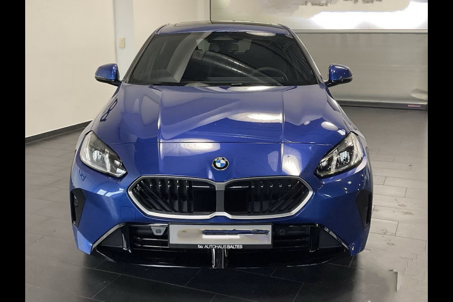 BMW 1-serie 120 M-SPORT ** LED, NAVI+, PANORAMA, 19-inch LMV, ACC, M-ONDERST, EL. A-KLEP ** 1e EIG - Ex BMW-AG ** ** INFORMEER OOK NAAR ONZE AANTREKKELIJKE FINANCIAL-LEASE TARIEVEN **