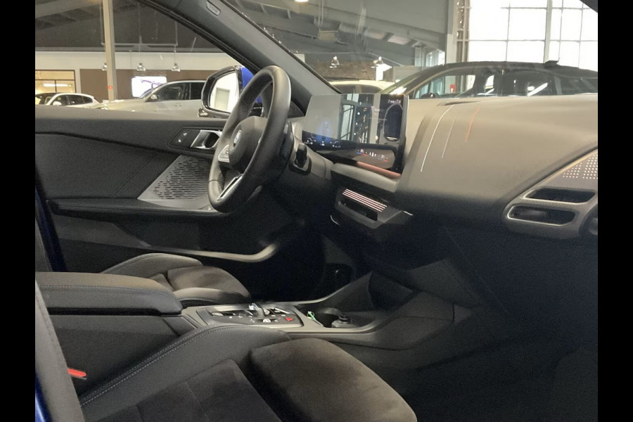 BMW 1-serie 120 M-SPORT ** LED, NAVI+, PANORAMA, 19-inch LMV, ACC, M-ONDERST, EL. A-KLEP ** 1e EIG - Ex BMW-AG ** ** INFORMEER OOK NAAR ONZE AANTREKKELIJKE FINANCIAL-LEASE TARIEVEN **