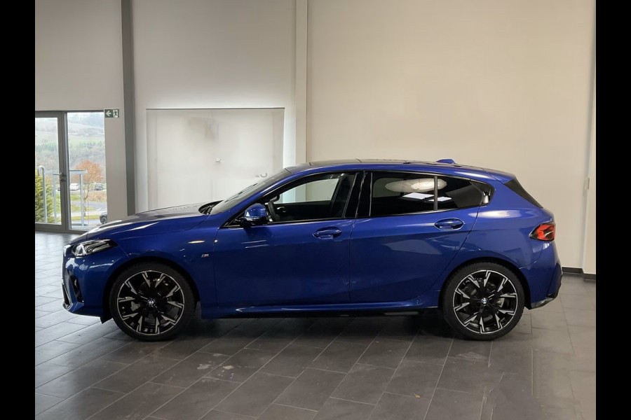 BMW 1-serie 120 M-SPORT ** LED, NAVI+, PANORAMA, 19-inch LMV, ACC, M-ONDERST, EL. A-KLEP ** 1e EIG - Ex BMW-AG ** ** INFORMEER OOK NAAR ONZE AANTREKKELIJKE FINANCIAL-LEASE TARIEVEN **