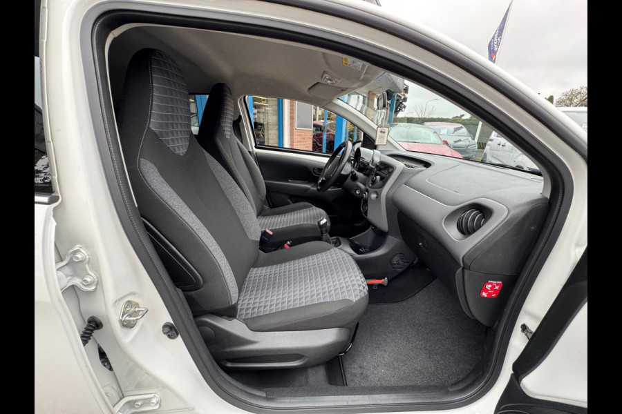 Peugeot 108 1.0 e-VTi Active 2021 5drs wit Airco NAP 1e EIG!