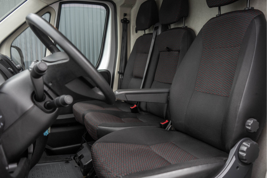 Peugeot Boxer 330 2.2 BlueHDi 120 L2H2 Premium | Camera | Cruise | Navi | Airco | Trekhaak