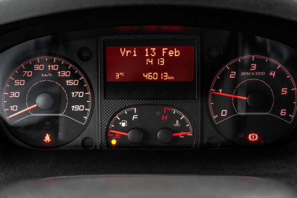 Peugeot Boxer 330 2.2 BlueHDi 120 L2H2 Premium | Camera | Cruise | Navi | Airco | Trekhaak