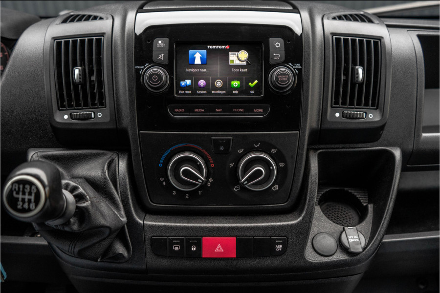 Peugeot Boxer 330 2.2 BlueHDi 120 L2H2 Premium | Camera | Cruise | Navi | Airco | Trekhaak