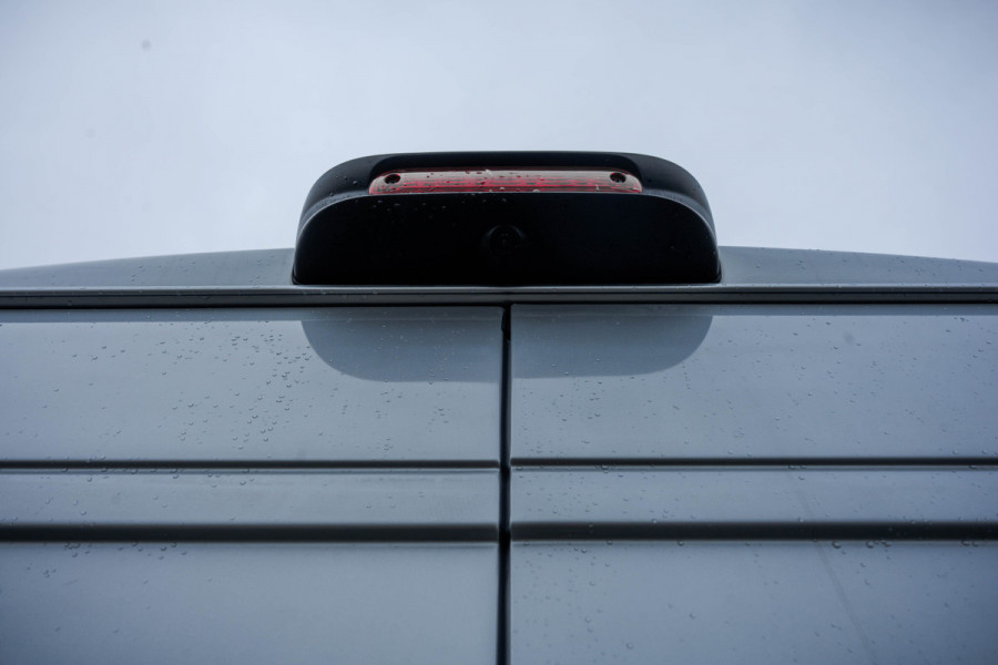 Peugeot Boxer 330 2.2 BlueHDi 120 L2H2 Premium | Camera | Cruise | Navi | Airco | Trekhaak