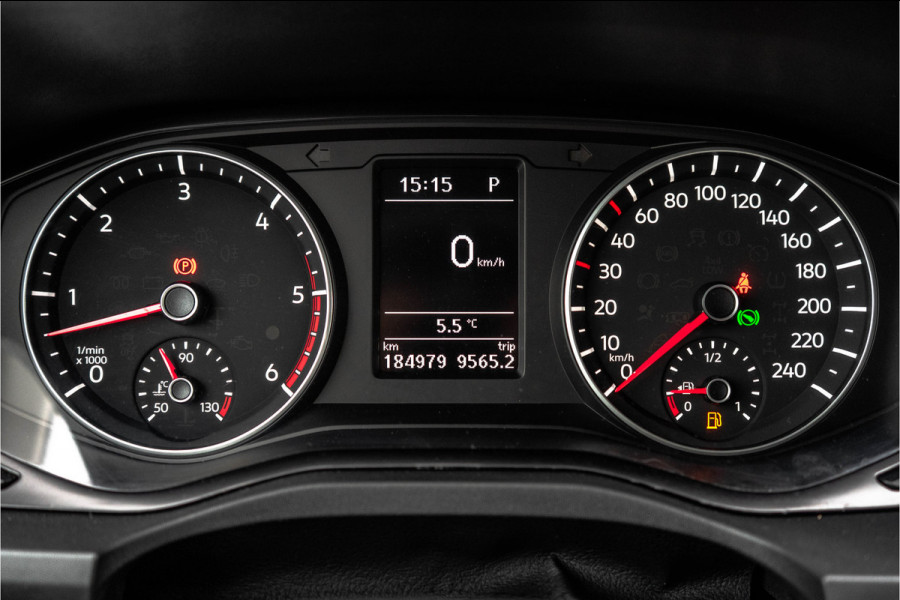 Volkswagen Amarok 3.0 TDI V6 L2H1 | 4Motion | DC | Highline | 225 PK | LED | Camera | Cruise | PDC | Trekhaak | Airco