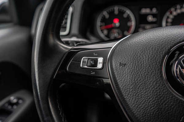 Volkswagen Amarok 3.0 TDI V6 L2H1 | 4Motion | DC | Highline | 225 PK | LED | Camera | Cruise | PDC | Trekhaak | Airco