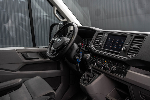 Volkswagen Crafter 35 2.0 TDI L5H3 Highline | 177PK | Stoelmassage | LED | Camera | Automaat | Carplay | Cruise | Navi | Airco | Trekhaak | Stoelma