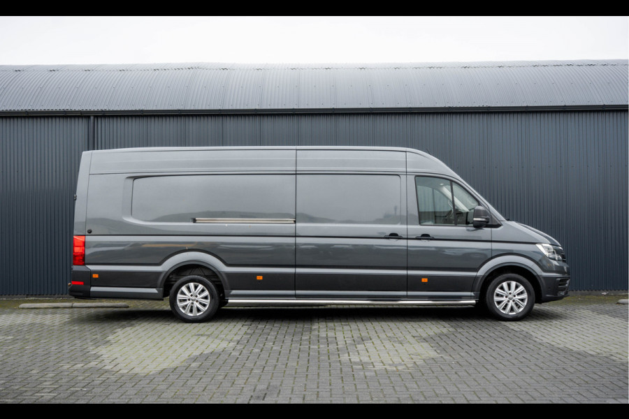 Volkswagen Crafter 35 2.0 TDI L5H3 Highline | 177PK | Stoelmassage | LED | Camera | Automaat | Carplay | Cruise | Navi | Airco | Trekhaak | Stoelma