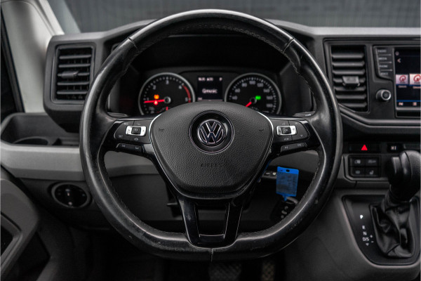 Volkswagen Crafter 35 2.0 TDI L5H3 Highline | 177PK | Stoelmassage | LED | Camera | Automaat | Carplay | Cruise | Navi | Airco | Trekhaak | Stoelma
