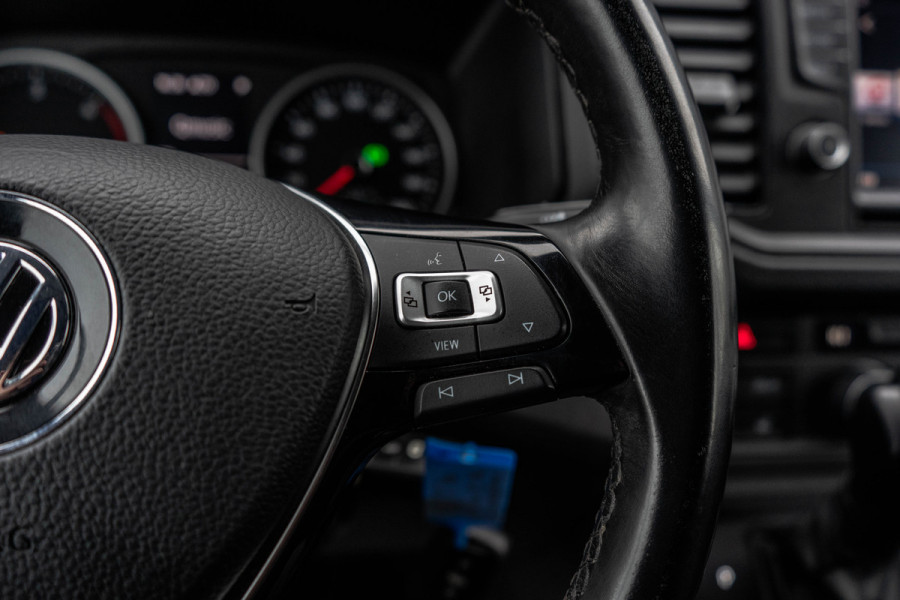 Volkswagen Crafter 35 2.0 TDI L5H3 Highline | 177PK | Stoelmassage | LED | Camera | Automaat | Carplay | Cruise | Navi | Airco | Trekhaak | Stoelma