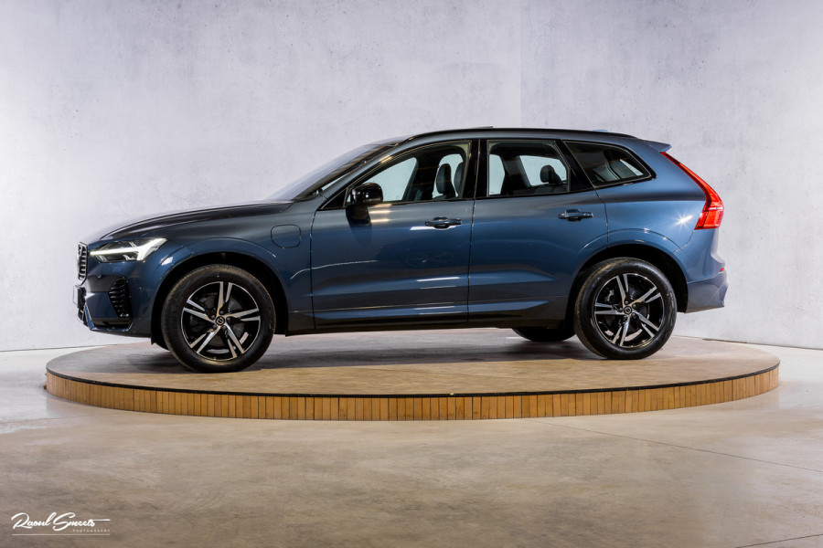 Volvo XC60 2.0 T6 Plug-in hybrid AWD R-Design | Panorama dak | Memory | Cruise control |
