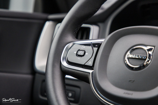 Volvo XC60 2.0 T6 Plug-in hybrid AWD R-Design | Panorama dak | Memory | Cruise control |