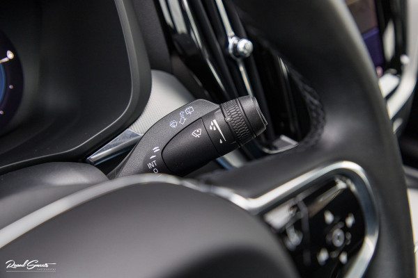 Volvo XC60 2.0 T6 Plug-in hybrid AWD R-Design | Panorama dak | Memory | Cruise control |