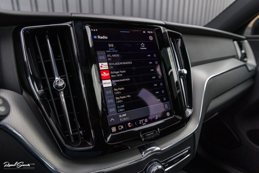 Volvo XC60 2.0 T6 Plug-in hybrid AWD R-Design | Panorama dak | Memory | Cruise control |