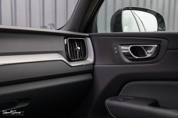 Volvo XC60 2.0 T6 Plug-in hybrid AWD R-Design | Panorama dak | Memory | Cruise control |