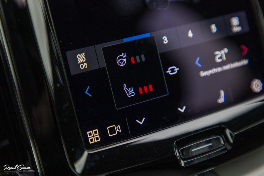 Volvo XC60 2.0 T6 Plug-in hybrid AWD R-Design | Panorama dak | Memory | Cruise control |