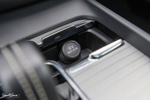 Volvo XC60 2.0 T6 Plug-in hybrid AWD R-Design | Panorama dak | Memory | Cruise control |