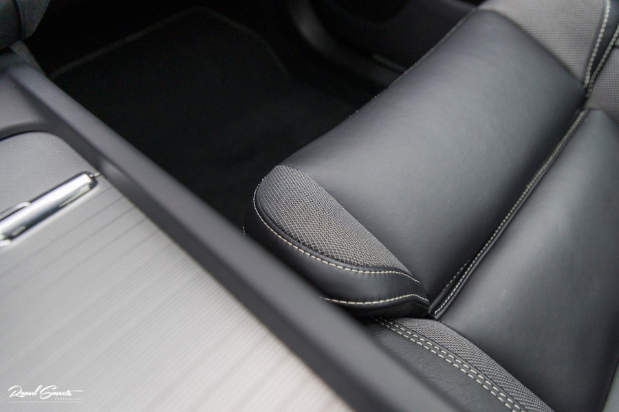 Volvo XC60 2.0 T6 Plug-in hybrid AWD R-Design | Panorama dak | Memory | Cruise control |