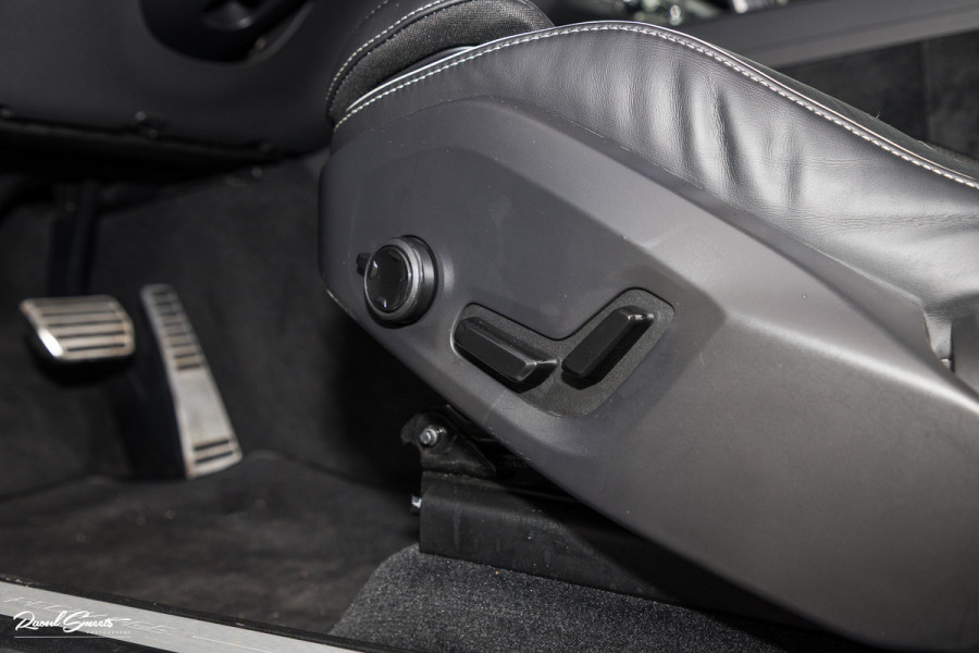 Volvo XC60 2.0 T6 Plug-in hybrid AWD R-Design | Panorama dak | Memory | Cruise control |