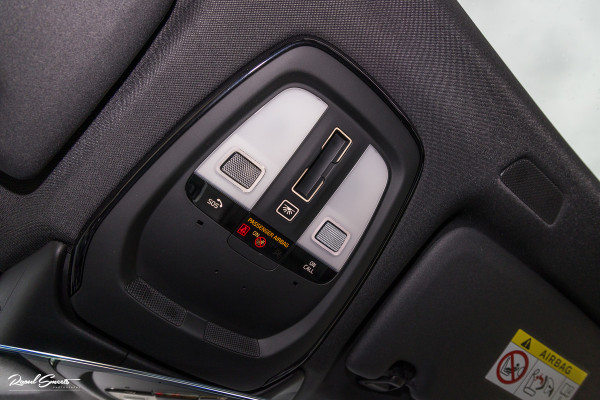 Volvo XC60 2.0 T6 Plug-in hybrid AWD R-Design | Panorama dak | Memory | Cruise control |