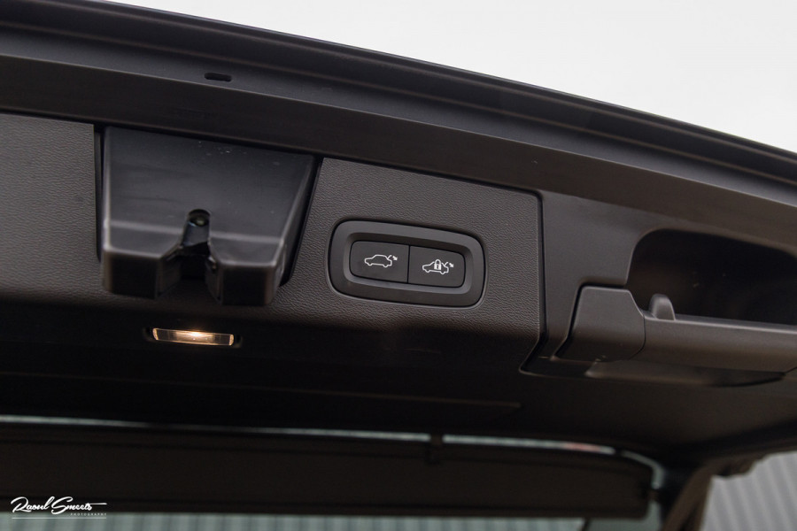 Volvo XC60 2.0 T6 Plug-in hybrid AWD R-Design | Panorama dak | Memory | Cruise control |