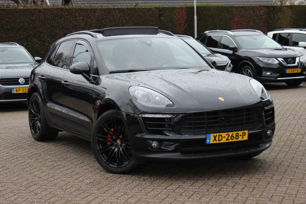 Porsche Macan 2.0 / Trekhaak / Panoramadak / Camera / Leder / Bose / 21'' / Luchtvering / Keyless / Navigatie / DAB / Stoelverwarming / ACC