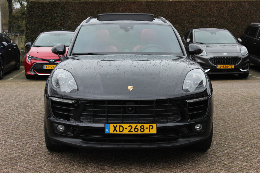 Porsche Macan 2.0 / Trekhaak / Panoramadak / Camera / Leder / Bose / 21'' / Luchtvering / Keyless / Navigatie / DAB / Stoelverwarming / ACC