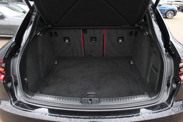 Porsche Macan 2.0 / Trekhaak / Panoramadak / Camera / Leder / Bose / 21'' / Luchtvering / Keyless / Navigatie / DAB / Stoelverwarming / ACC