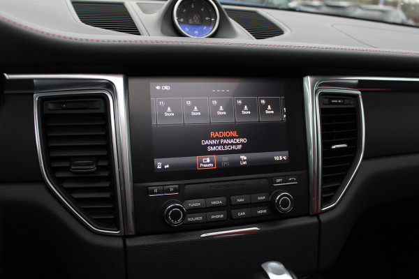 Porsche Macan 2.0 / Trekhaak / Panoramadak / Camera / Leder / Bose / 21'' / Luchtvering / Keyless / Navigatie / DAB / Stoelverwarming / ACC